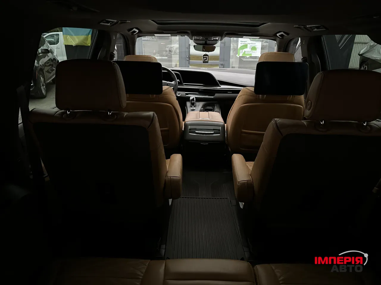 Cadillac Escalade - фото 30