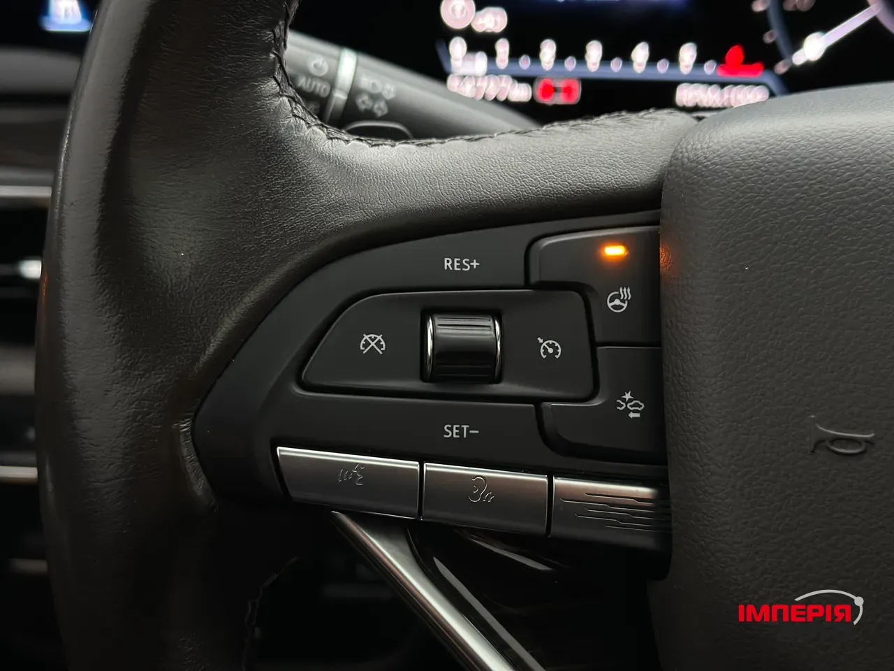 Cadillac Escalade - фото 55