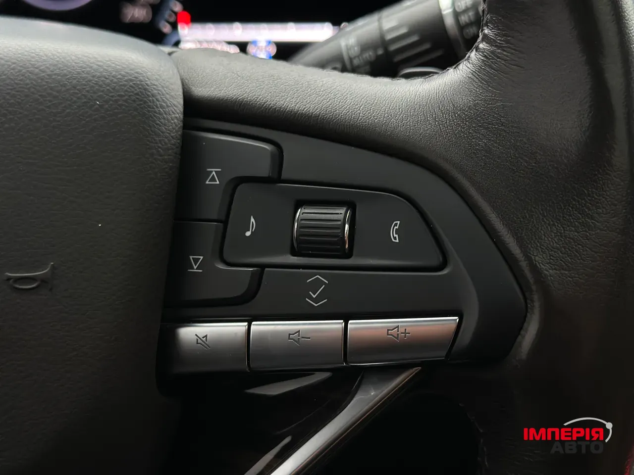 Cadillac Escalade - фото 56