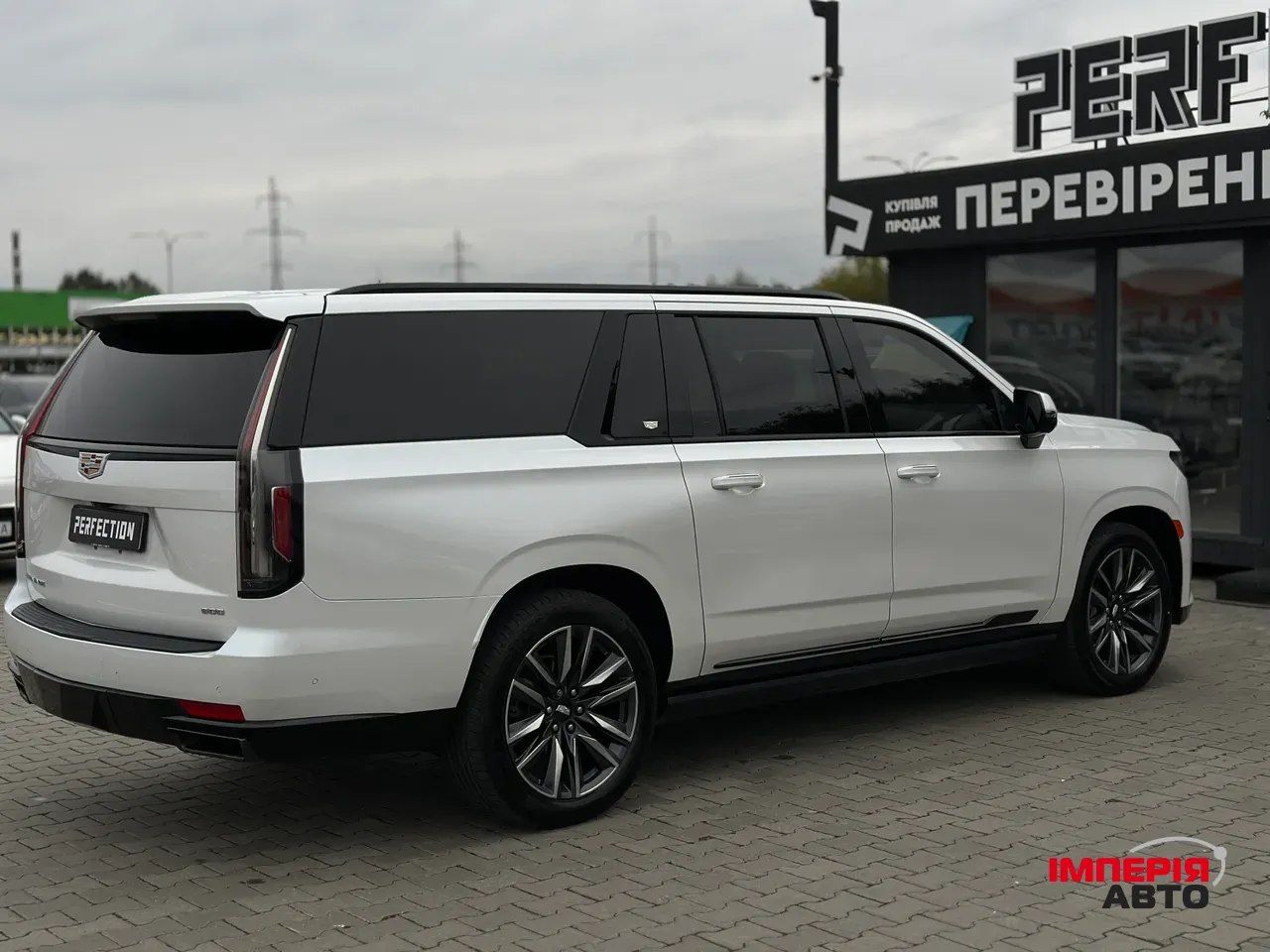 Cadillac Escalade - фото 19