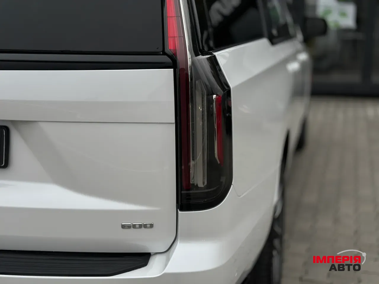 Cadillac Escalade - фото 23