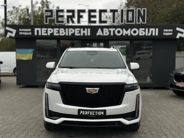 Cadillac Escalade - фото 1