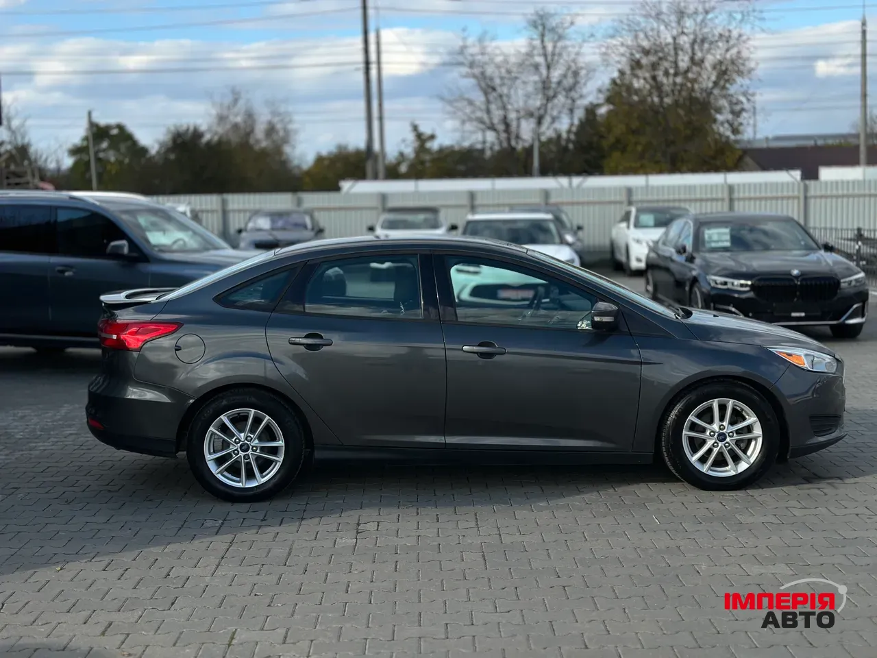 Ford Focus - фото 8