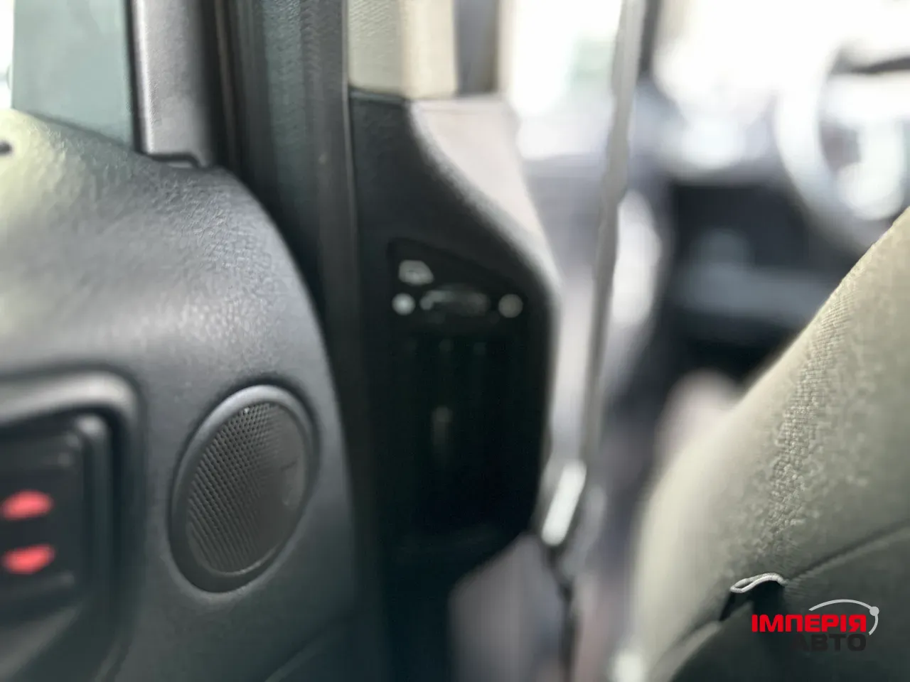 Ford S-MAX - фото 28