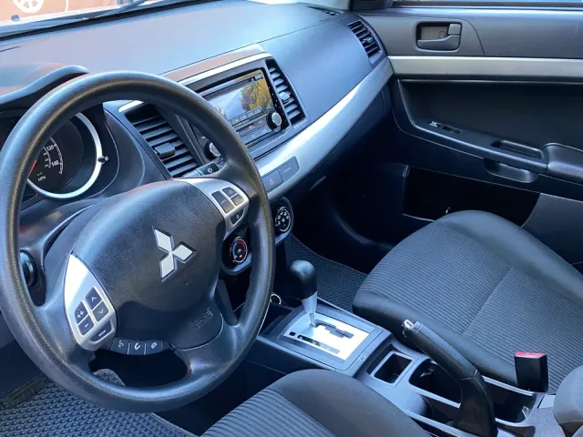 Mitsubishi Lancer - фото 5