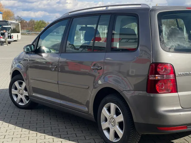 Volkswagen Touran - фото 4