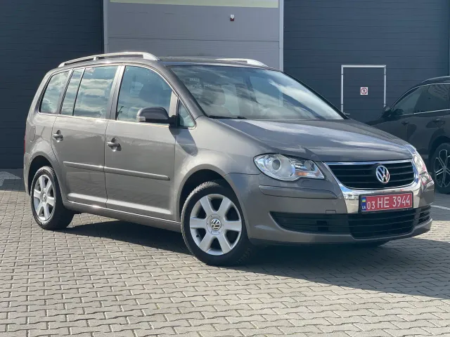Volkswagen Touran - фото 3