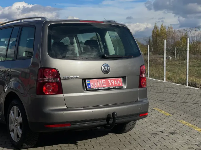 Volkswagen Touran - фото 5