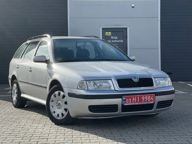 Skoda Octavia - фото 1
