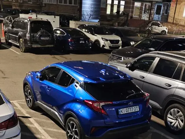 Toyota C-HR - фото 3