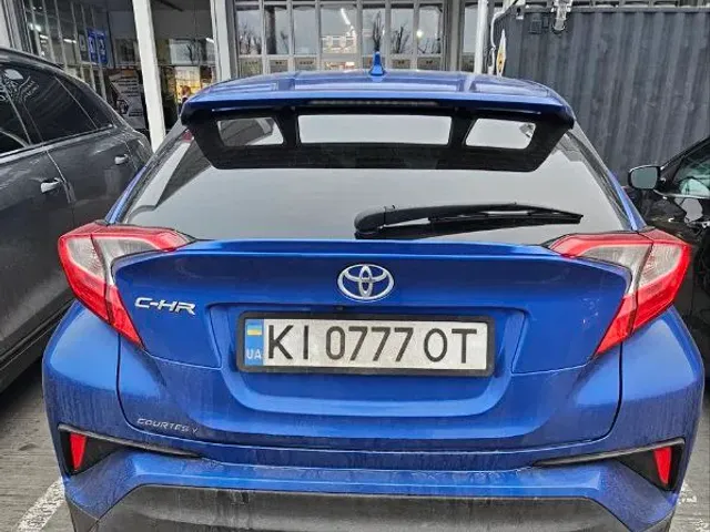 Toyota C-HR - фото 5