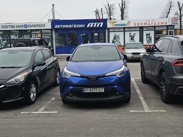 Toyota C-HR - фото 4