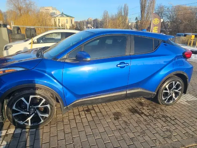Toyota C-HR - фото 2