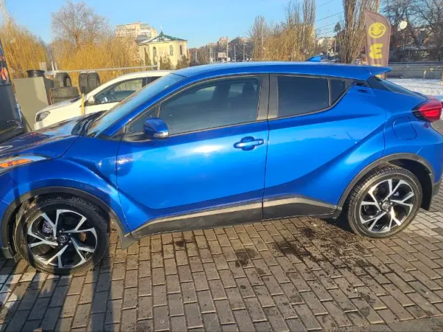 Toyota C-HR - фото 1