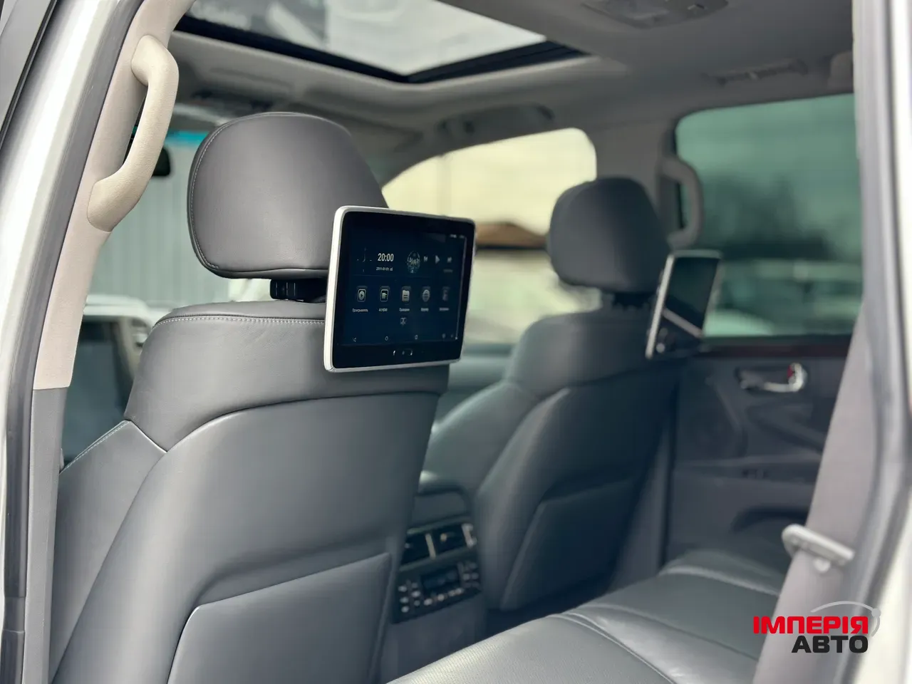 Lexus LX - фото 30