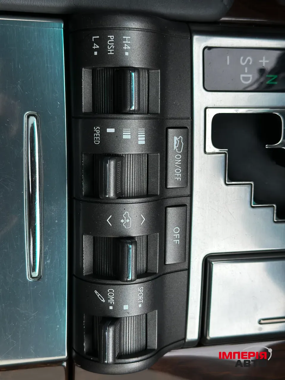 Lexus LX - фото 47