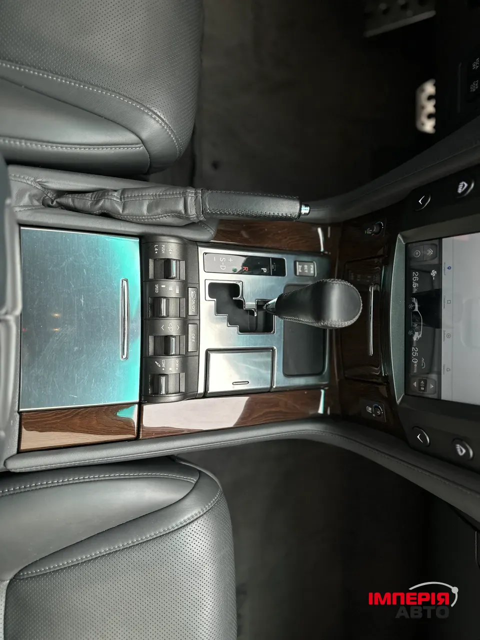 Lexus LX - фото 37