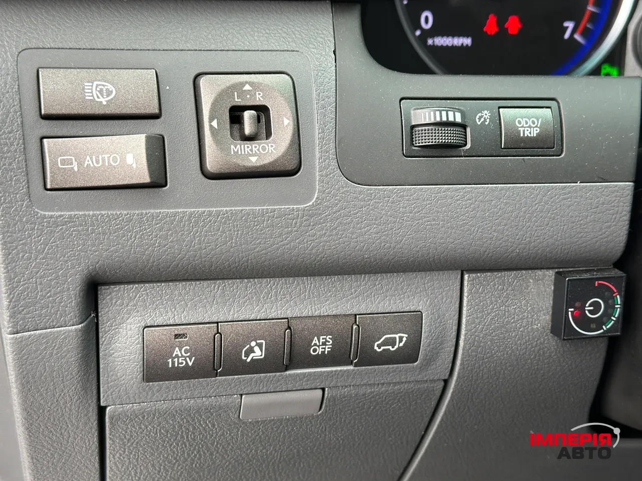 Lexus LX - фото 42