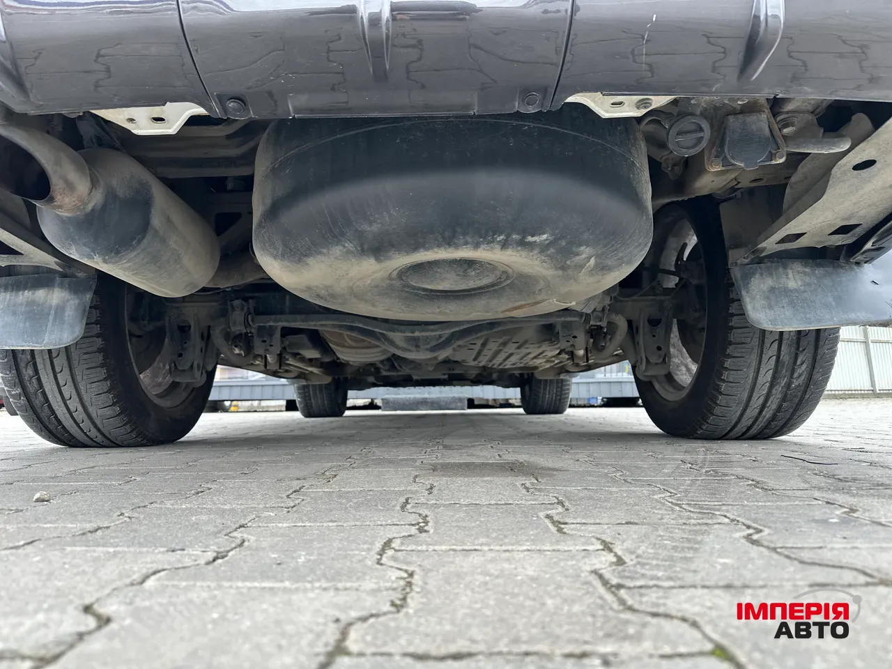 Lexus LX - фото 19