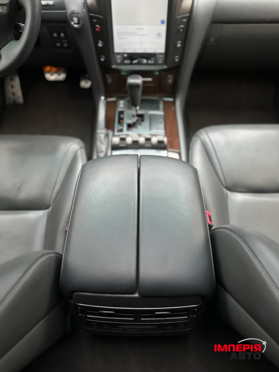 Lexus LX - фото 36