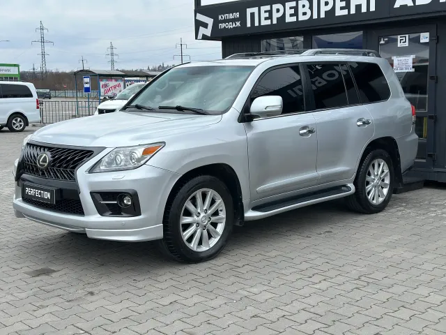 Lexus LX - фото 3