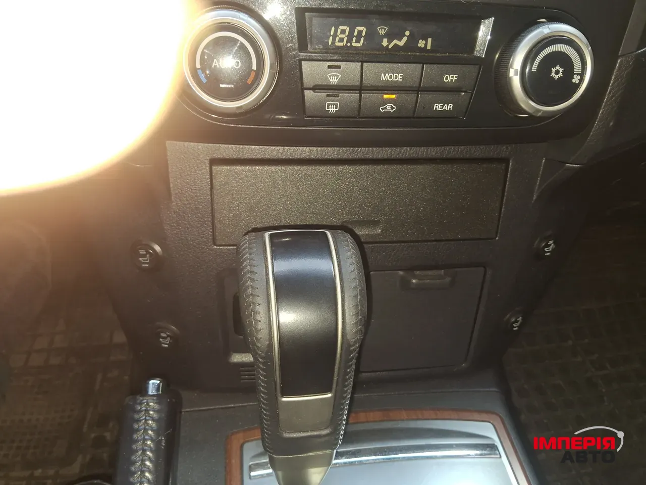 Mitsubishi Pajero - фото 9