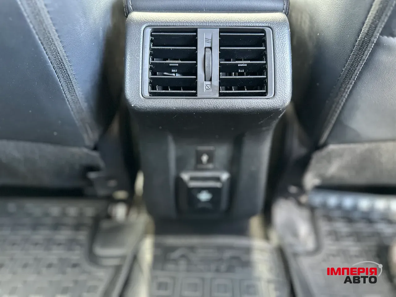 Mitsubishi Outlander - фото 26