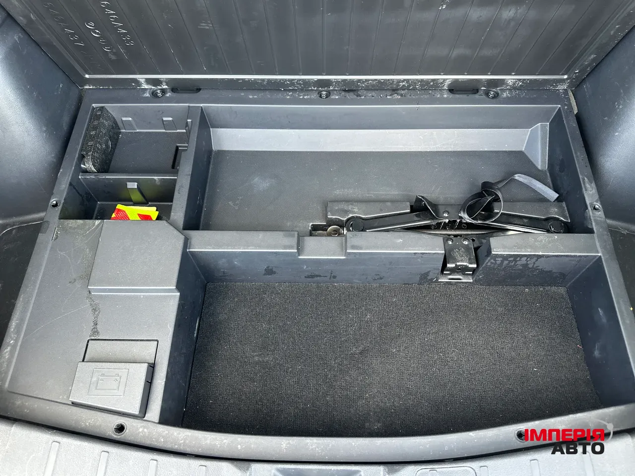 Mitsubishi Outlander - фото 23