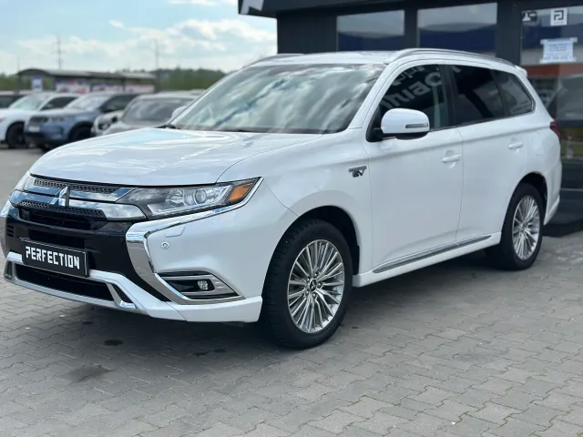 Mitsubishi Outlander - фото 3