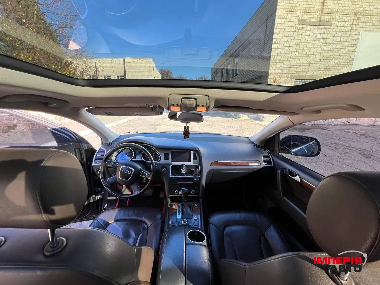Audi Q7 - фото 9