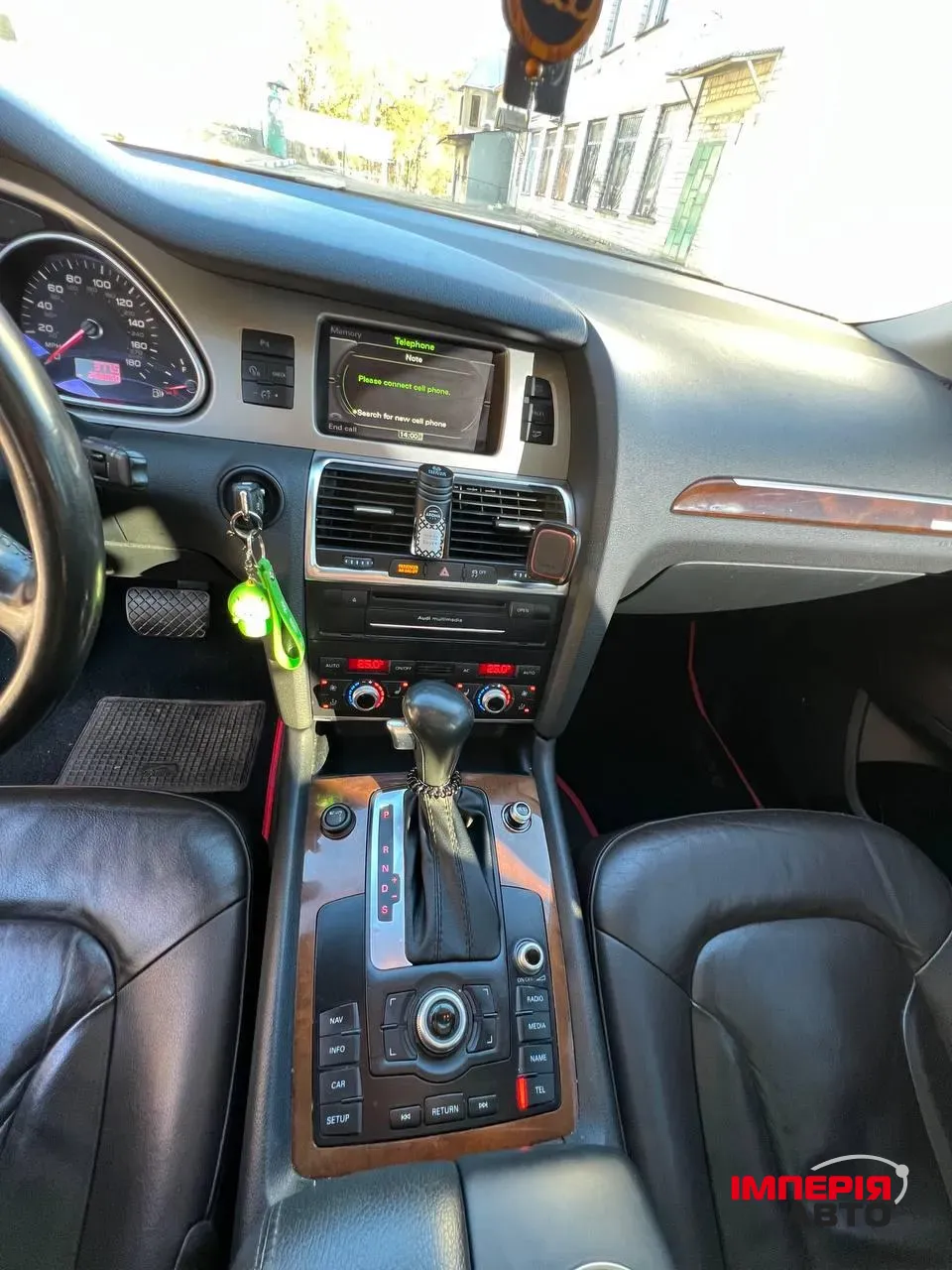 Audi Q7 - фото 8