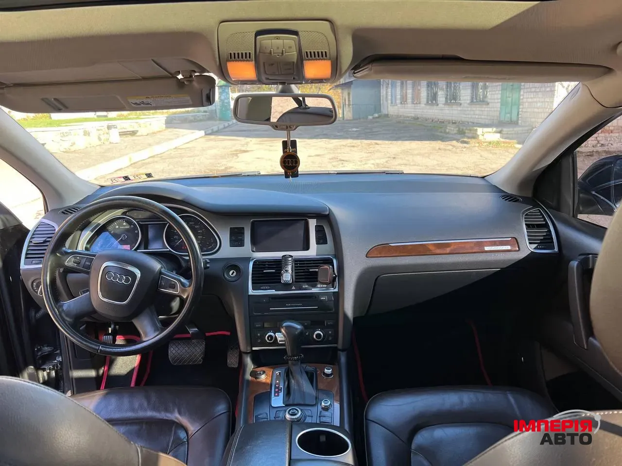 Audi Q7 - фото 10