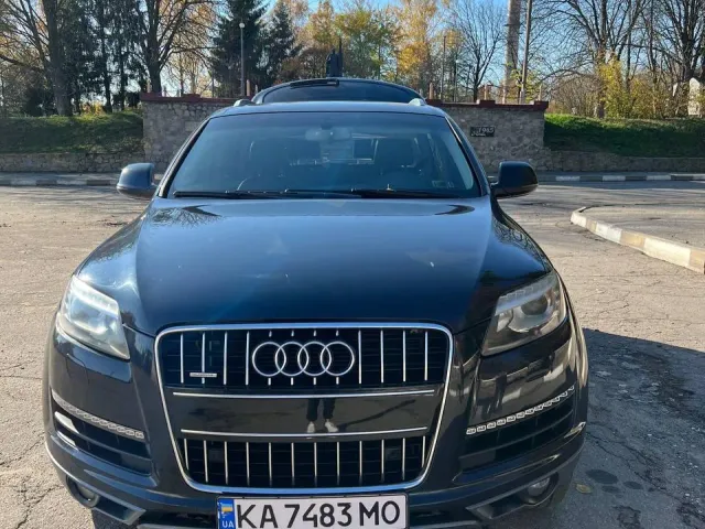 Audi Q7 - фото 1