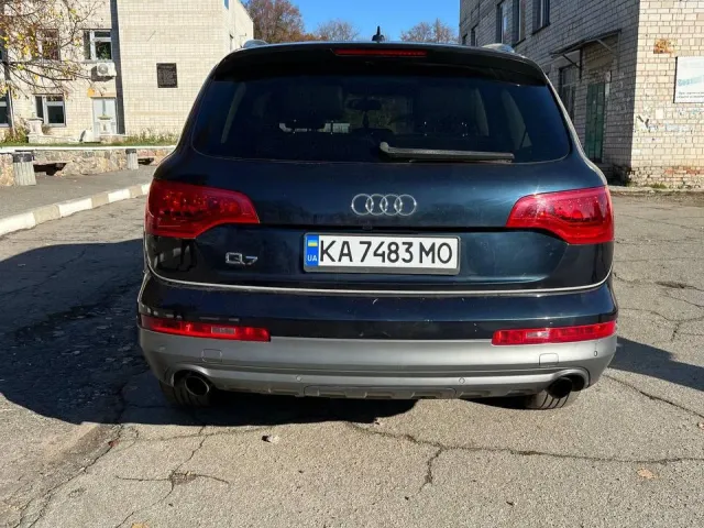 Audi Q7 - фото 4