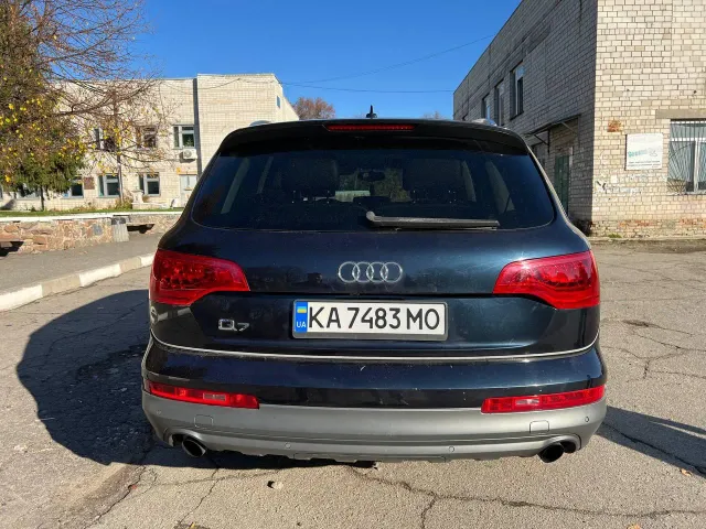 Audi Q7 - фото 5