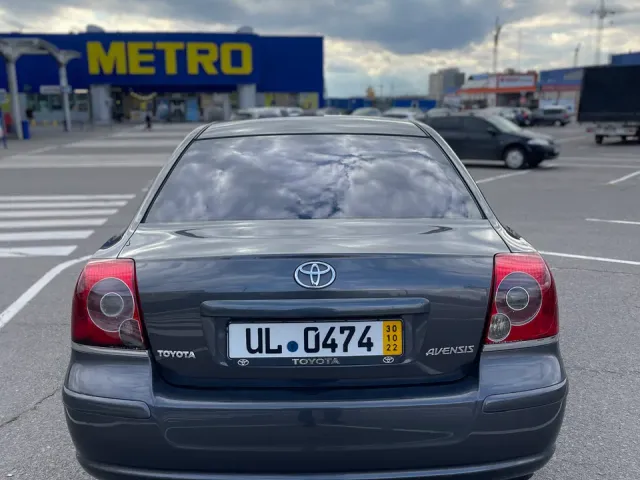 Toyota Avensis - фото 5
