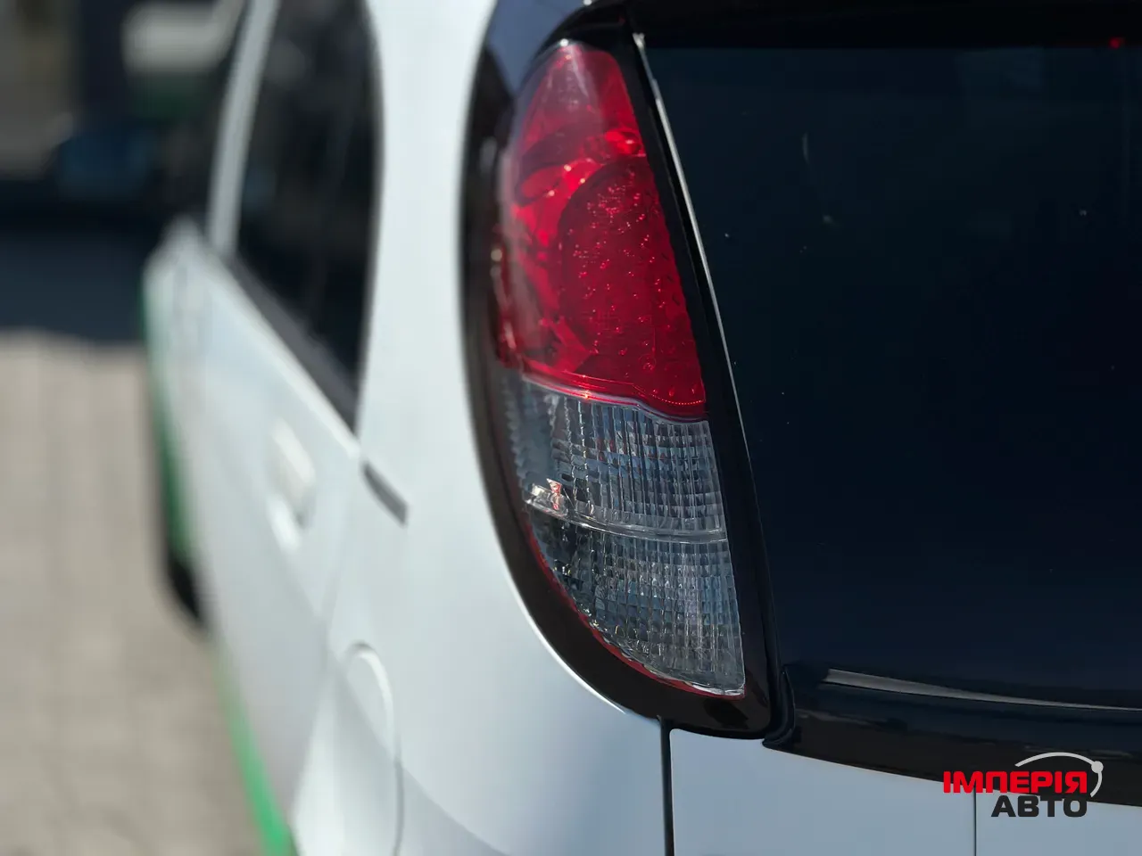 Peugeot iOn - фото 14