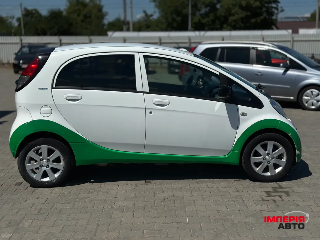 Peugeot iOn - фото 9