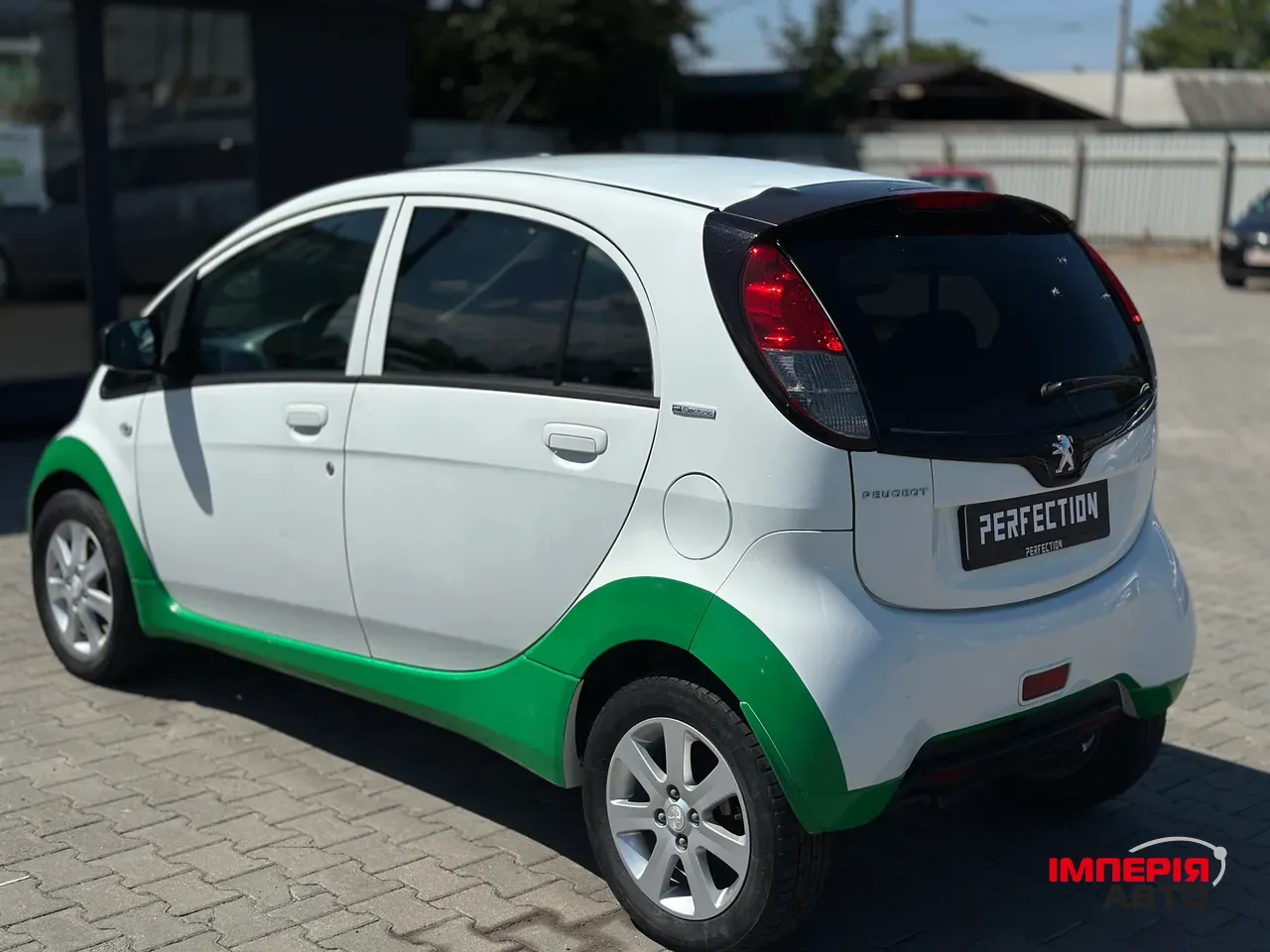 Peugeot iOn - фото 11