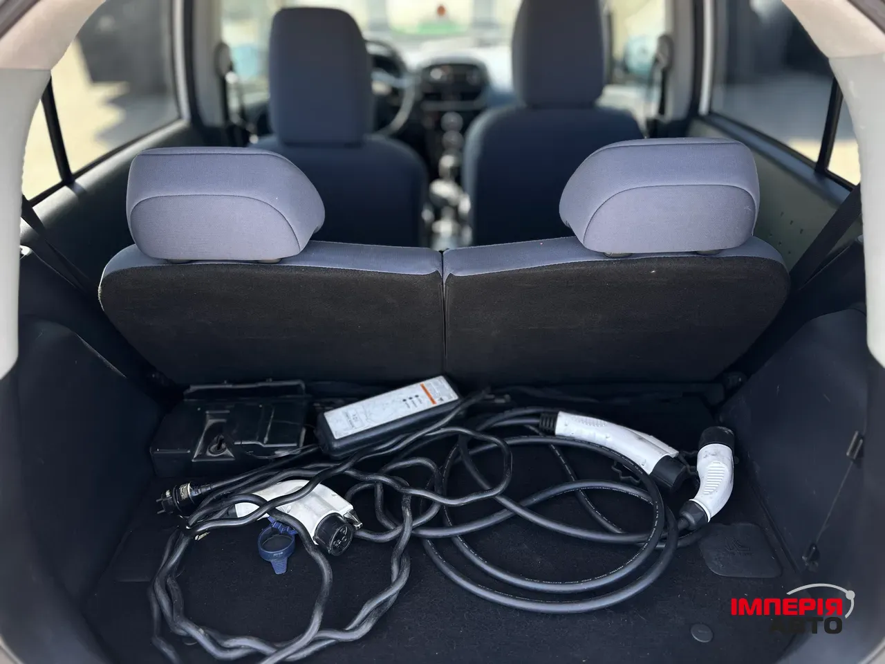 Peugeot iOn - фото 17