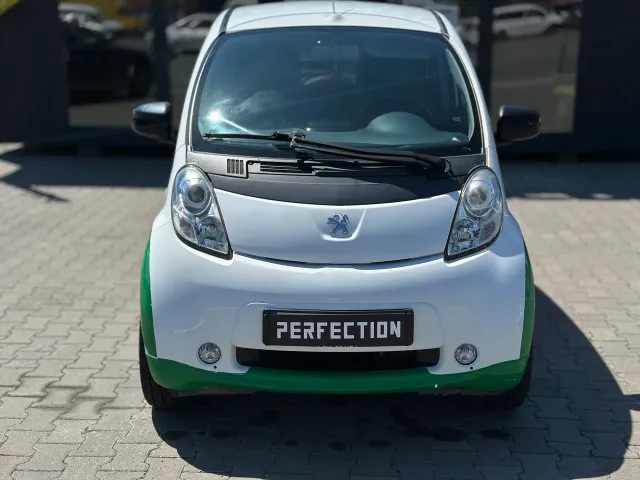 Peugeot iOn - фото 5
