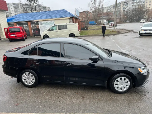 Volkswagen Jetta - фото 1