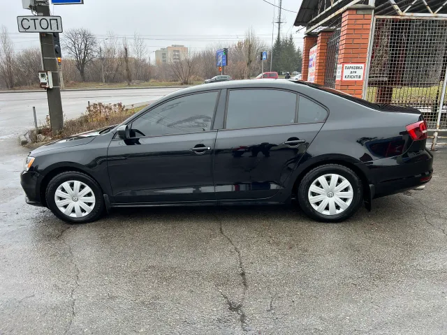 Volkswagen Jetta - фото 2