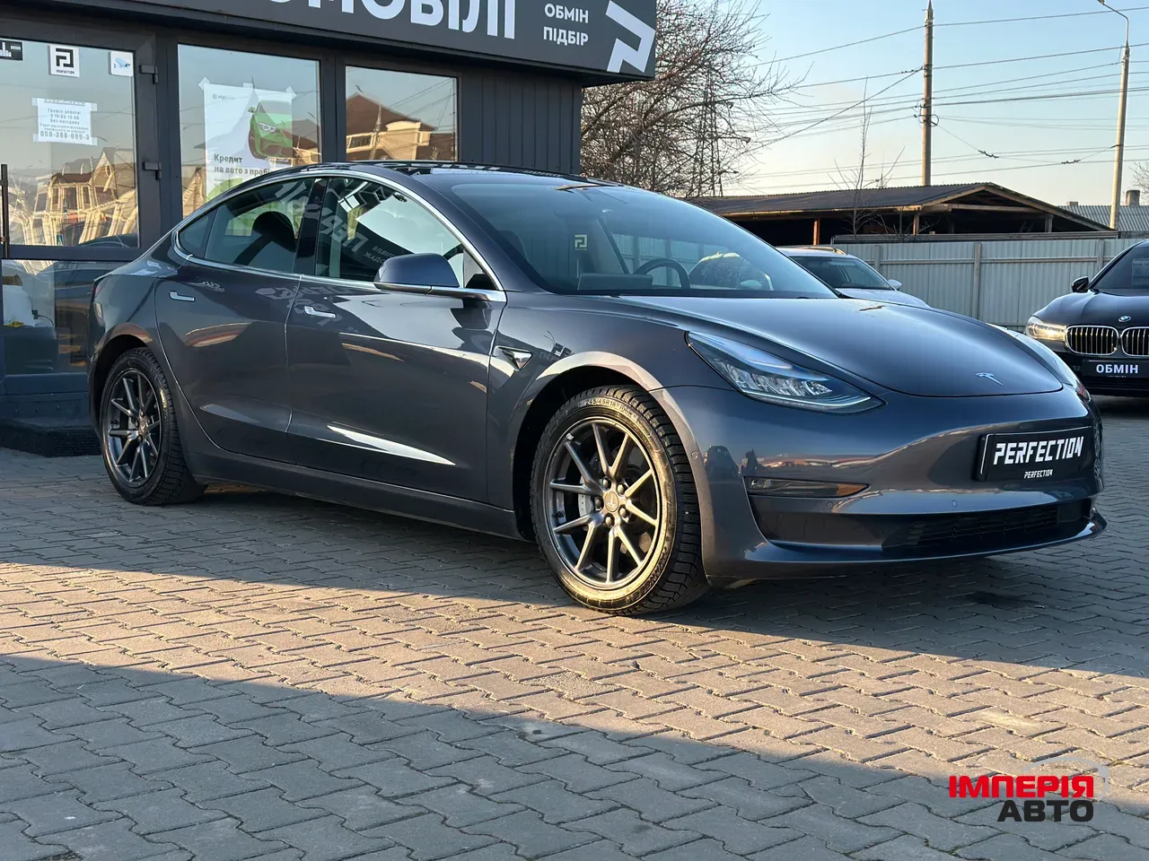 Tesla Model 3 - фото 2