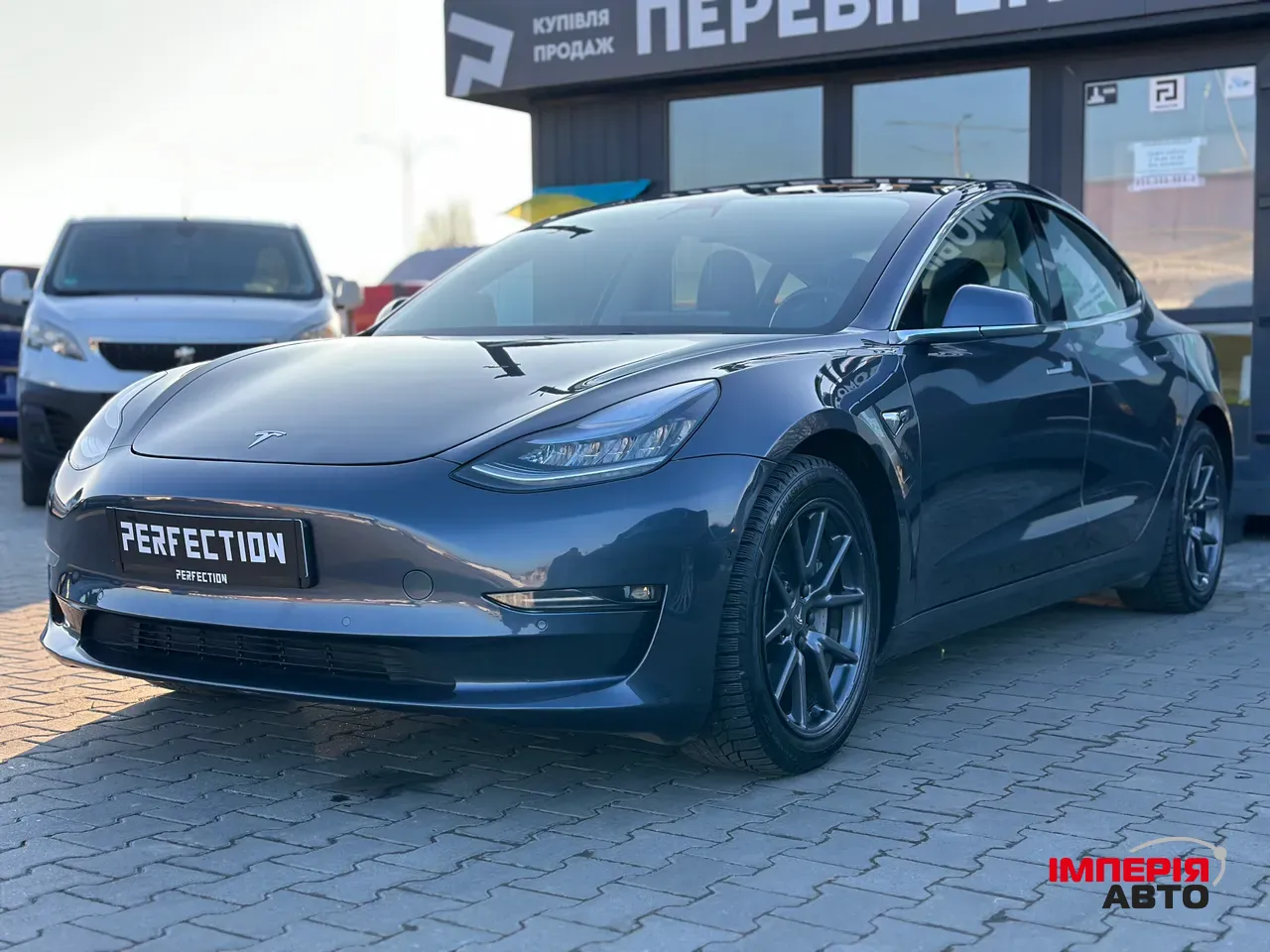 Tesla Model 3 - фото 3