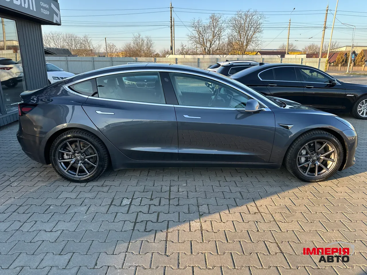 Tesla Model 3 - фото 8