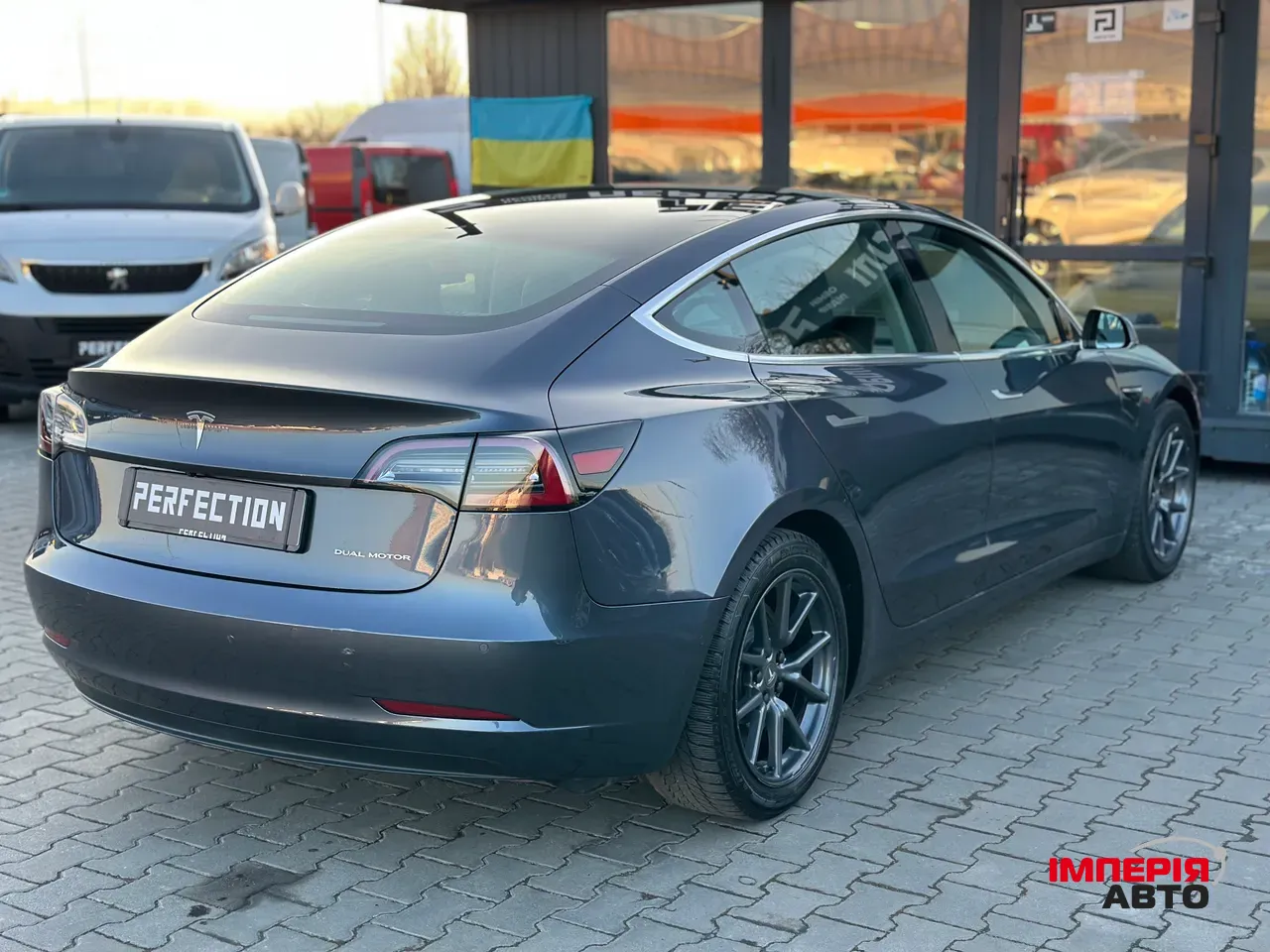 Tesla Model 3 - фото 15
