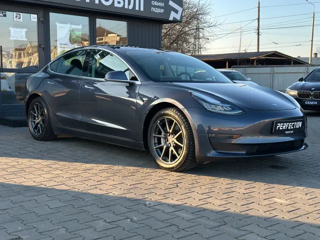 Tesla Model 3 - фото 2
