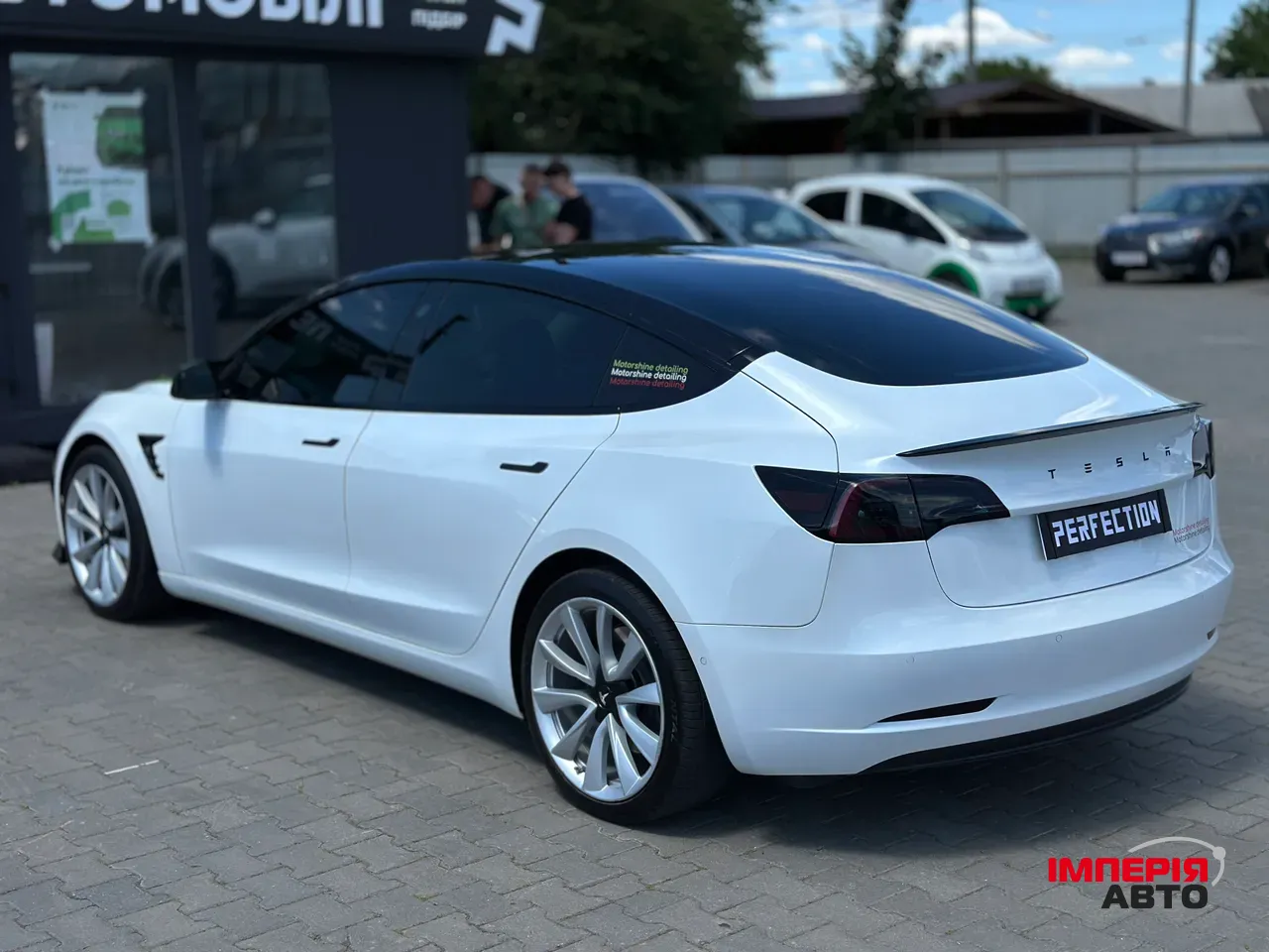 Tesla Model 3 - фото 15
