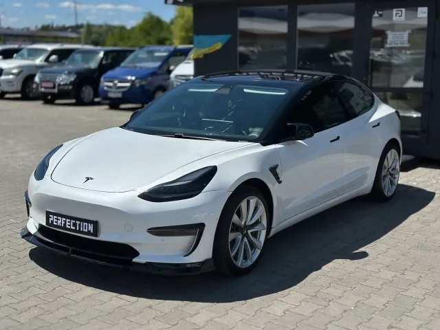 Tesla Model 3 - фото 4